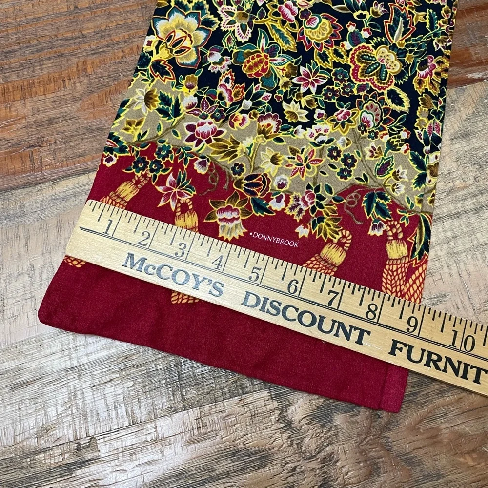 Donny‎ Brook Vintage Scarf granny core